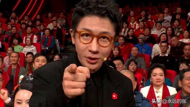 演的魔术《画蛇添福》从以下几方面来看待AG真人直营对于刘谦在2025年春晚表(图2)