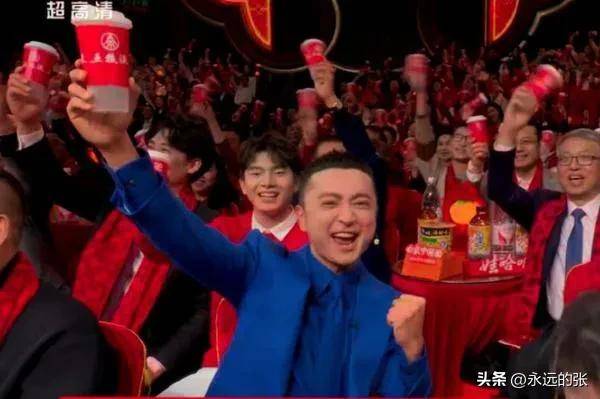 演的魔术《画蛇添福》从以下几方面来看待AG真人直营对于刘谦在2025年春晚表(图3)
